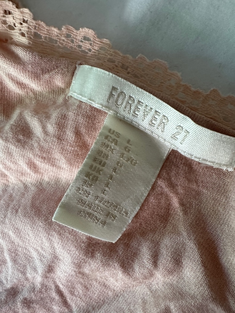 Vintage Forever 21 Peach Pink Lace V-Neck Long Sleeve Overlay Top - Picture 2 of 6